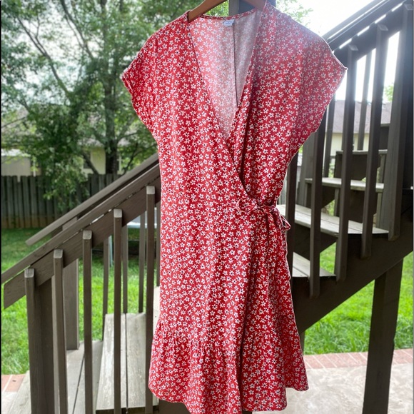 Old navy wrap summer dress - Picture 3 of 6